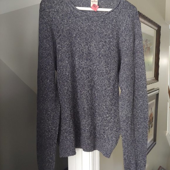 Gray Tweed speckle) Crew Neck Sweater Size Medium by Hollister - Picture 2 of 3